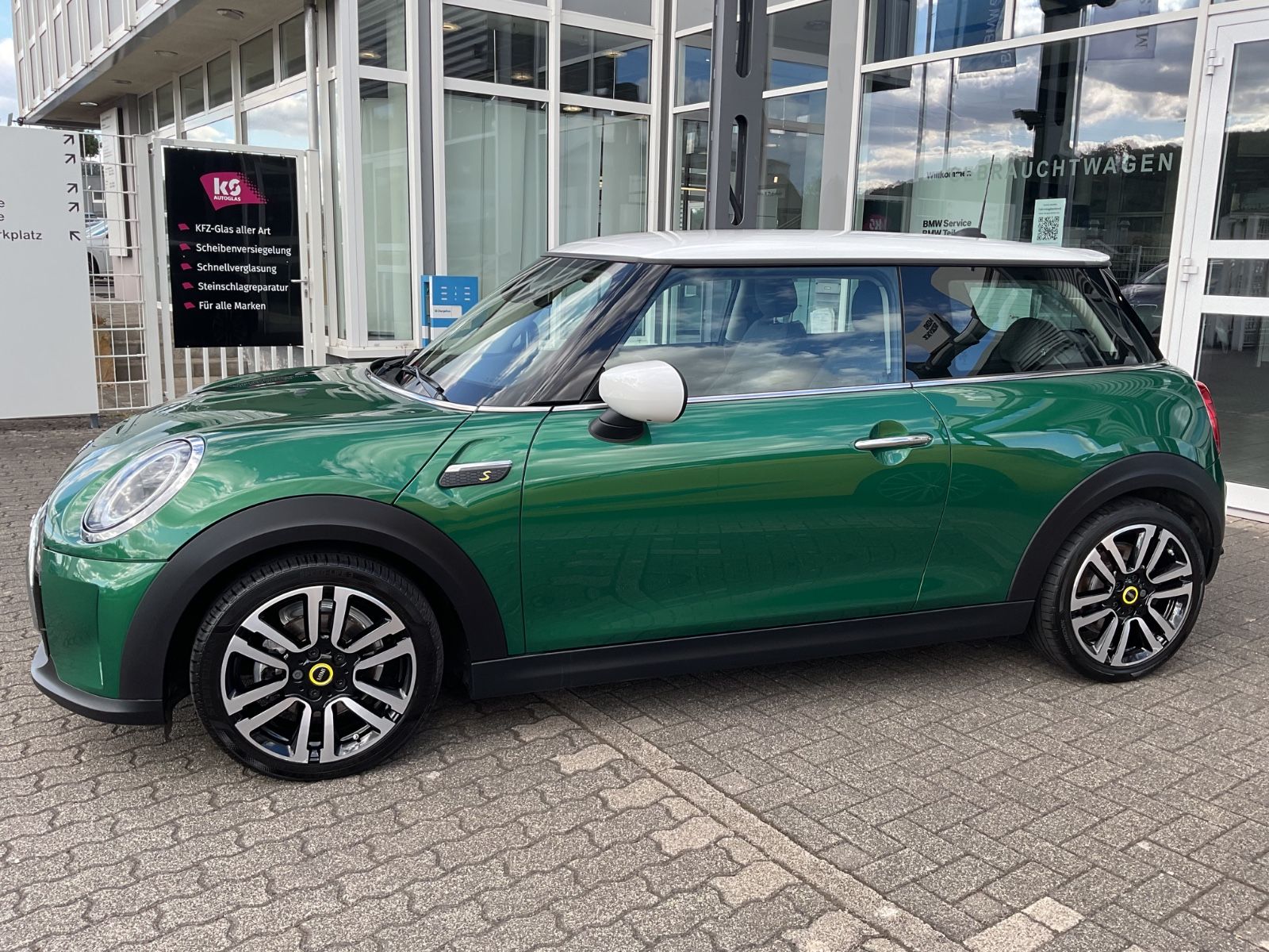 MINI Mini Cooper SE Classic Trim Navi/Sportsitz/LED imagem 3