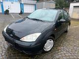 Ford Focus Automatik - Ford Focus mit Benzin-Antrieb: Kleinwagen, Automatik