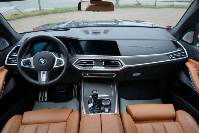 Fahrzeugabbildung BMW X7 xDrive 40 i M Sport Pano Sky*B&W*NETTO EXPORT