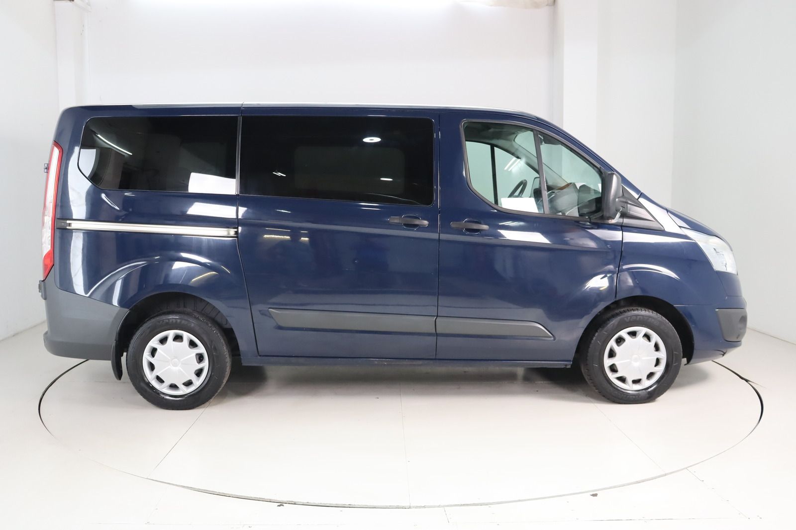 Fahrzeugabbildung Ford Transit Custom Kombi 310 L1 H1 Trend 2.0 EcoBlue