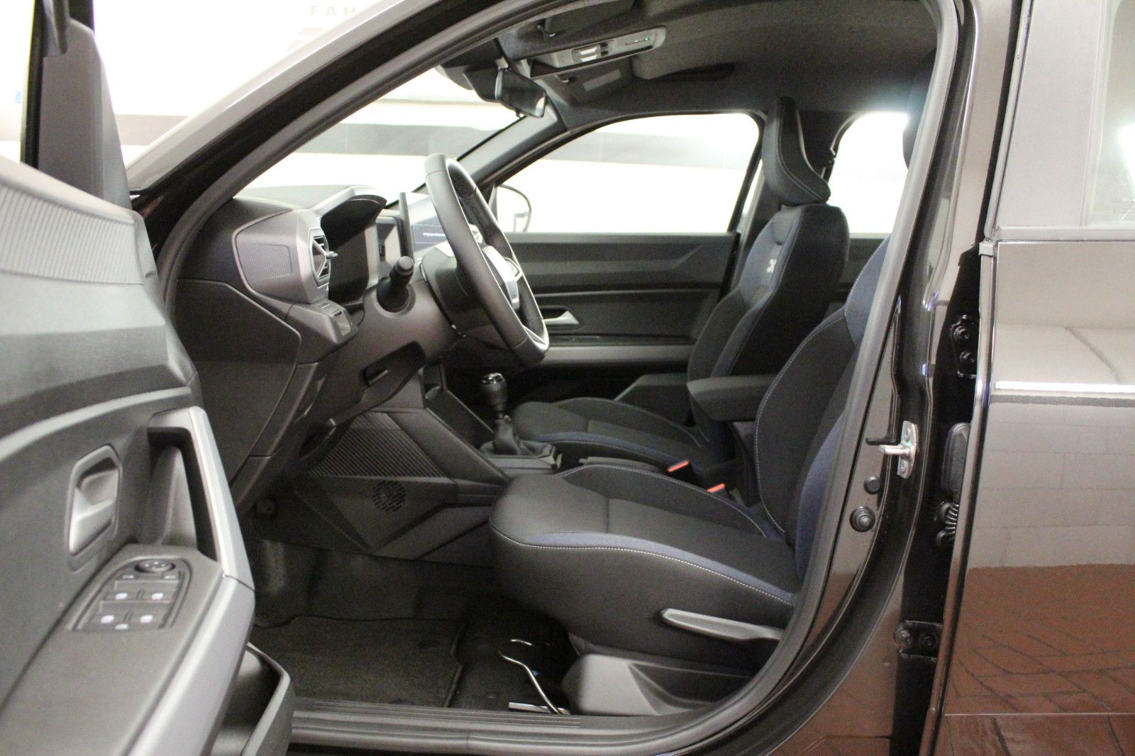 Fahrzeugabbildung Dacia Duster mild hybrid 140 Expression*Winterp.*MY 26