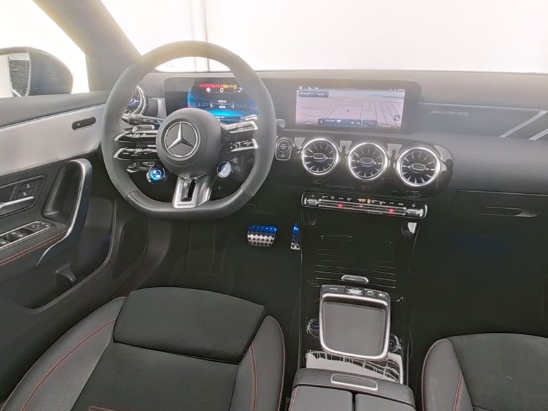 Fahrzeugabbildung Mercedes-Benz AMG A 35 4M PREMIUM+NIGHT+AHK+MULTIBEAM+AMBIENTE