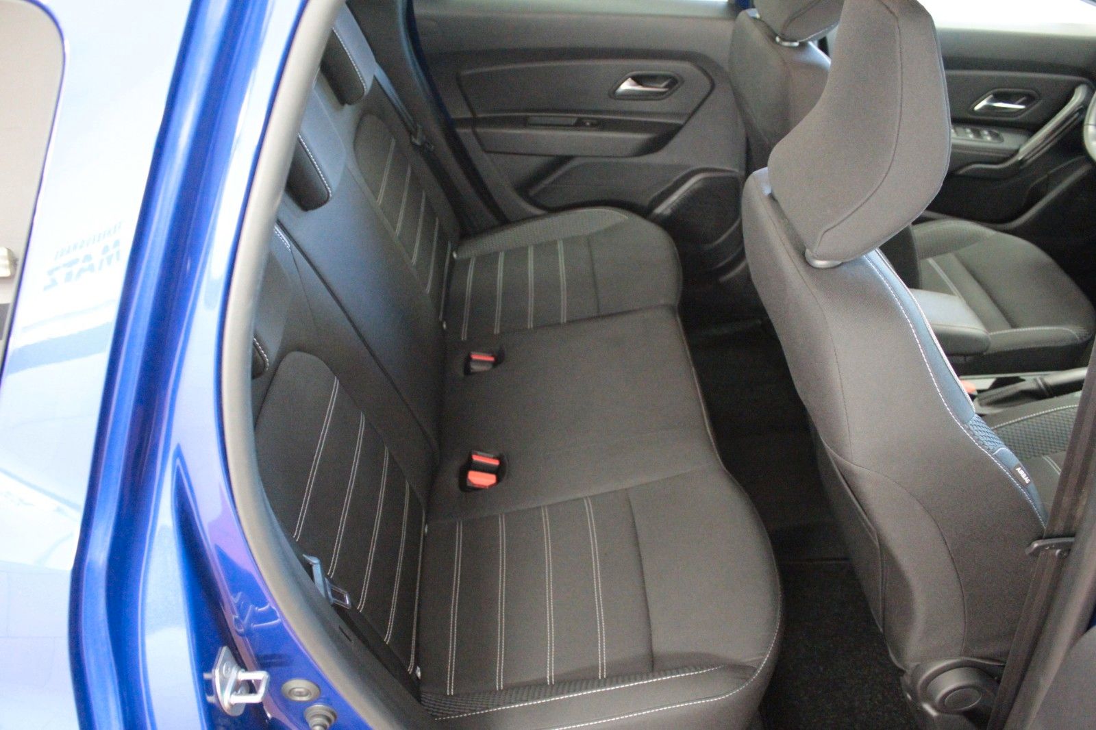 Fahrzeugabbildung Dacia Duster TCe 150 4x4 Prestige  Allrad