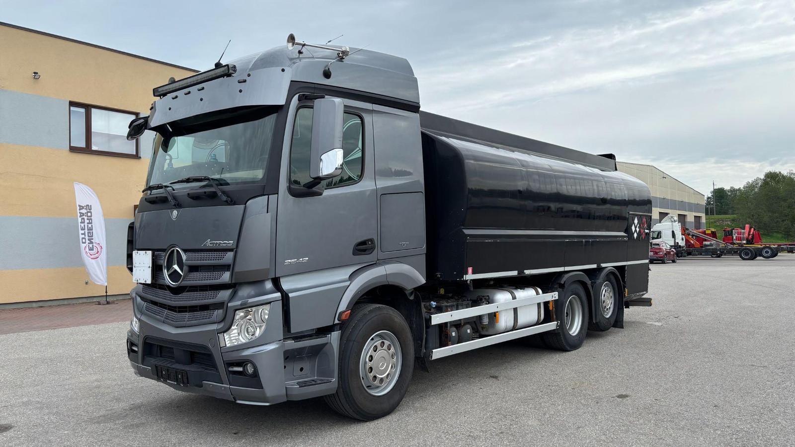 Mercedes-Benz Actros 2542 6x2 EURO6 + ADR + TANK 18.5m3