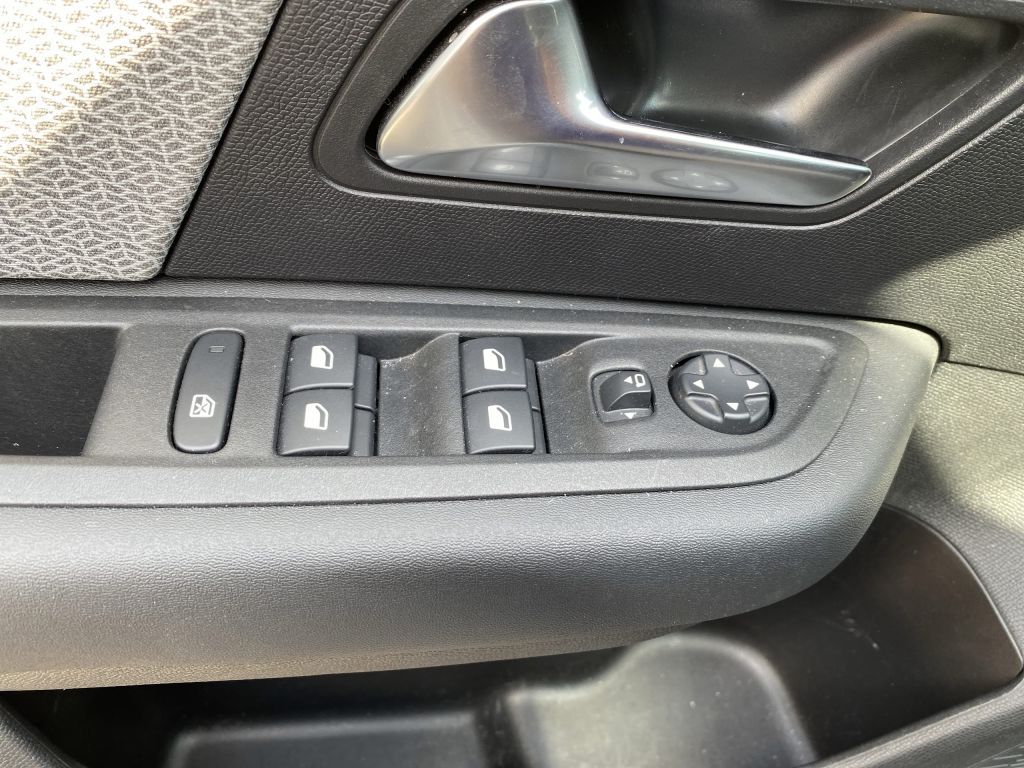 Fahrzeugabbildung Citroën C4 PT 130 S&S *Automatik* MAX *beh. Lenkr*AZV*