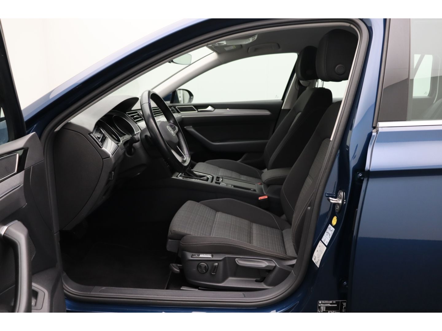 Fahrzeugabbildung Volkswagen Passat Variant 2.0 Business 3-Zonen-Klima Kamera