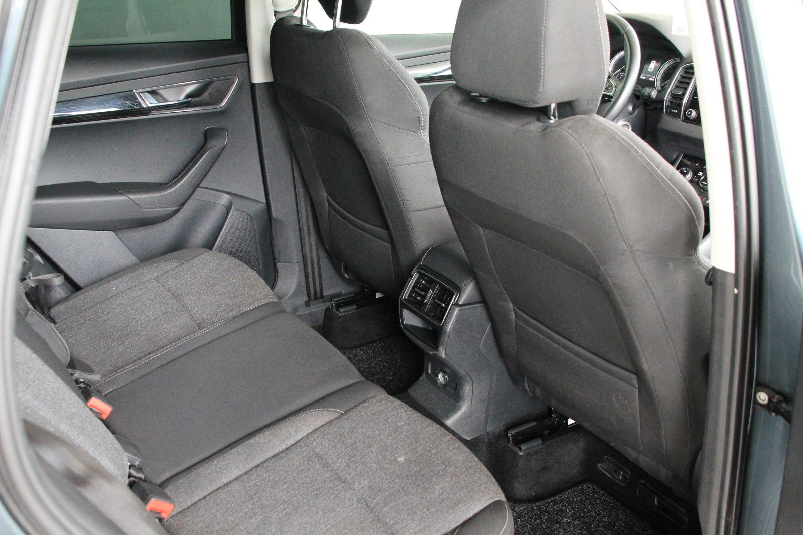 Fahrzeugabbildung SKODA Karoq Style