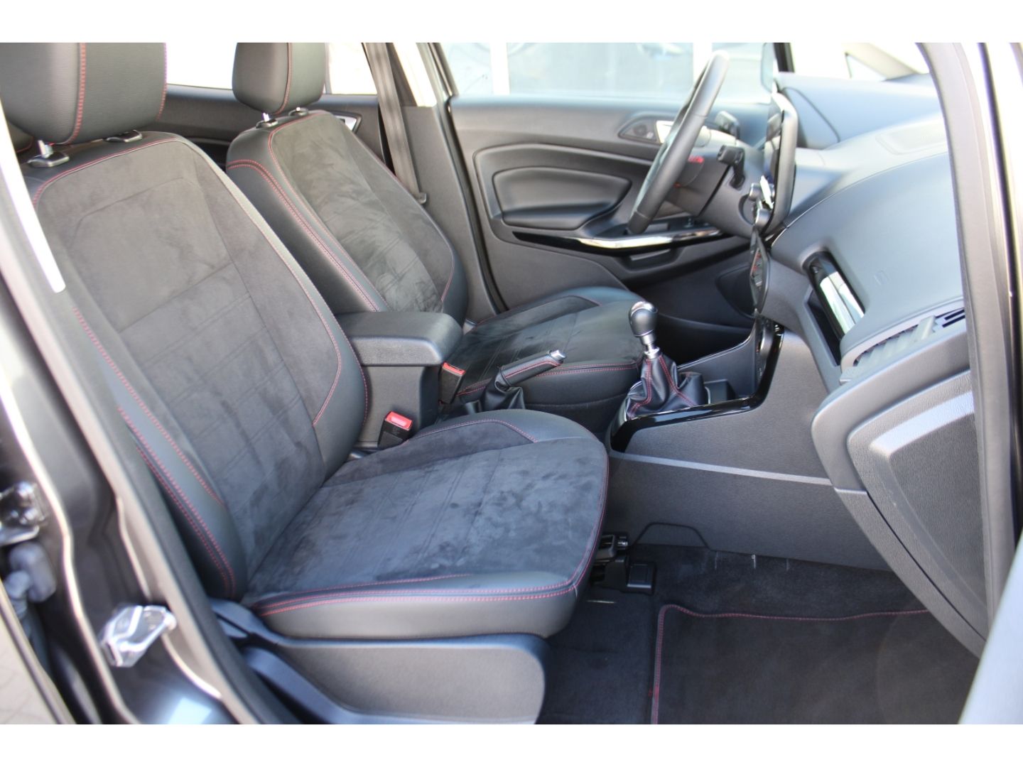 Fahrzeugabbildung Ford EcoSport ST-Line LED Navi B&O RFK GRA TWA Winter