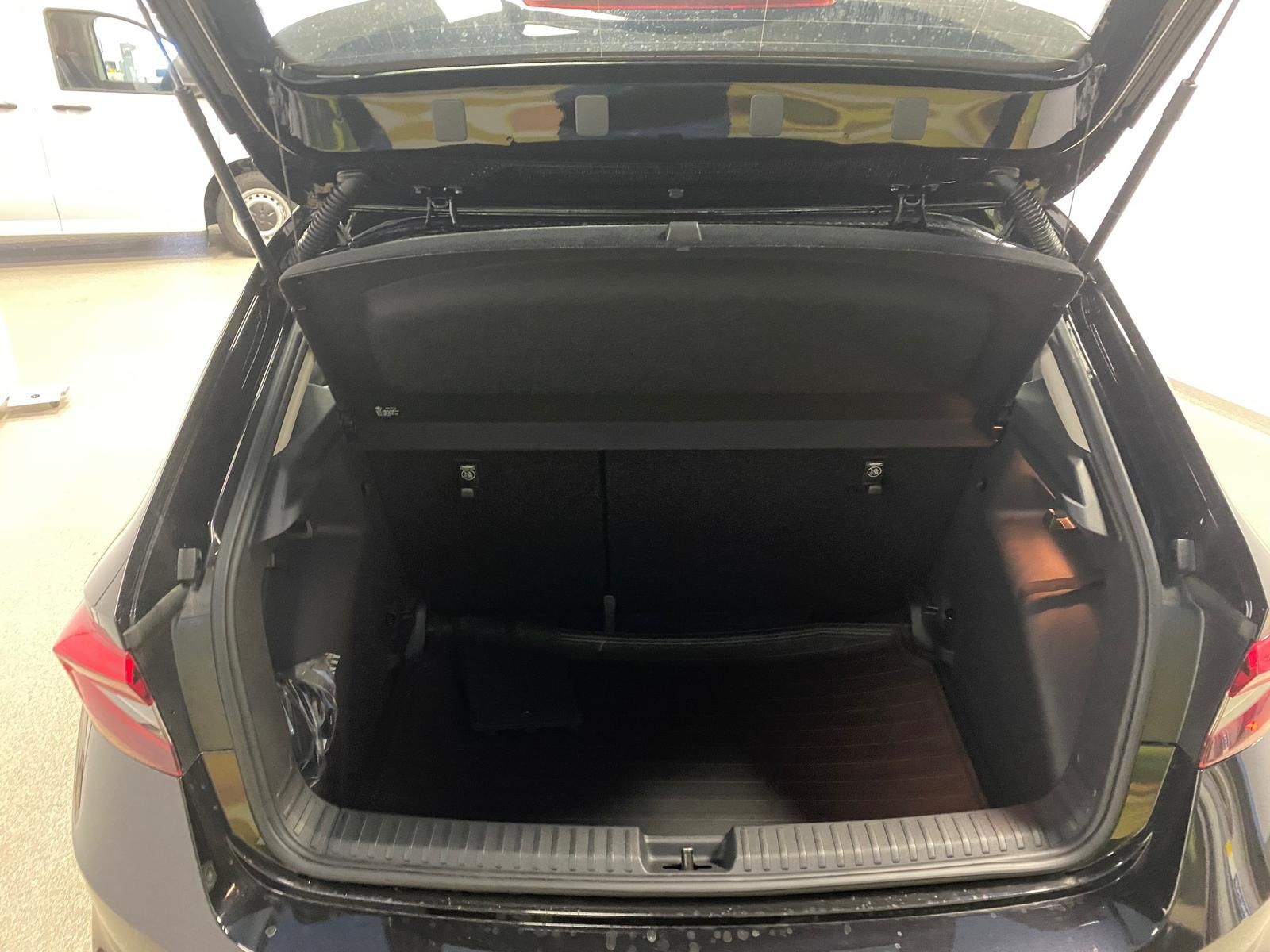 Fahrzeugabbildung SKODA Fabia 1.0 TSI Selection APP+5J. GARANTIE+KAMERA+