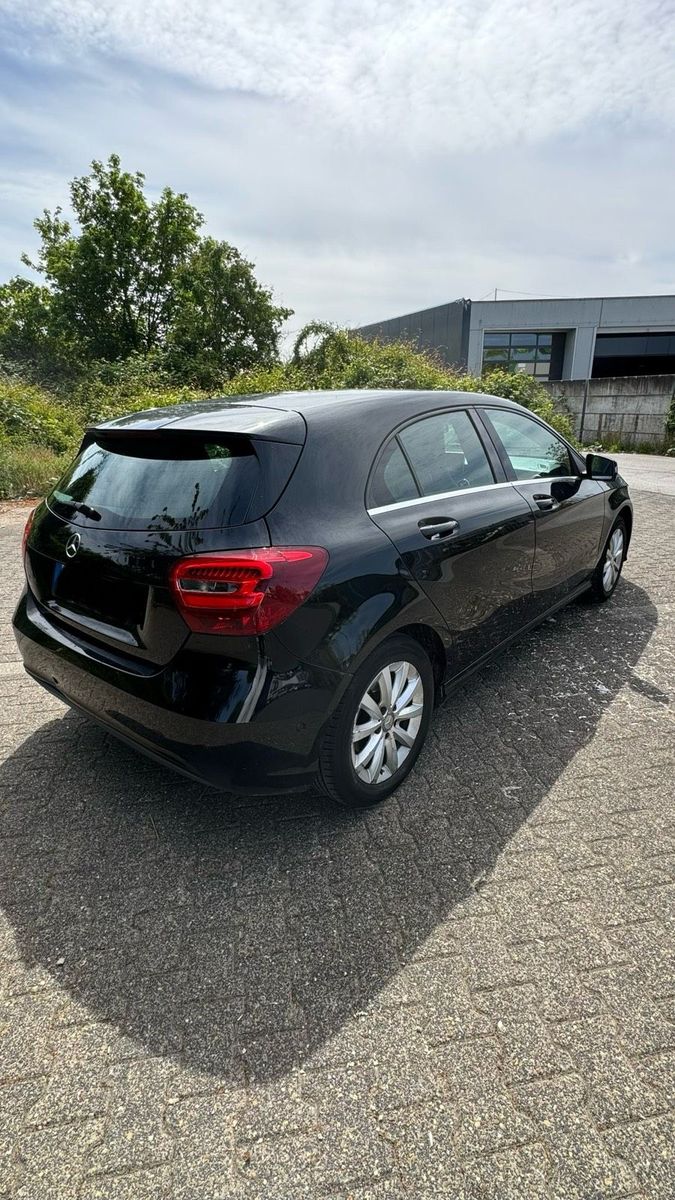 MERCEDES-BENZ Mercedes A180