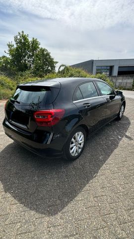MERCEDES-BENZ Mercedes A180