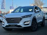 Hyundai Tucson 1,6 AT NAVI/AHK/PDC/SHZ/LHZ/CAM/GARANTIE - Hyundai TUCSON in Ludwigshafen