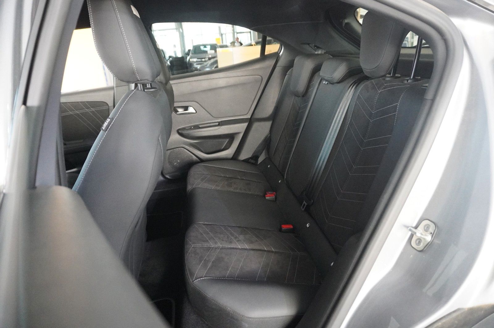 Fahrzeugabbildung Opel Mokka-e ULTIMATE 3-PHASIG NAVI/LED/KAMERA/DAB+