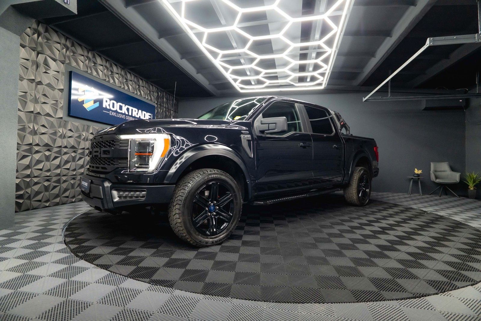 Fahrzeugabbildung Ford F150 5.0L V8 4x4 Offroad SuperCrew RAPTOR 19%