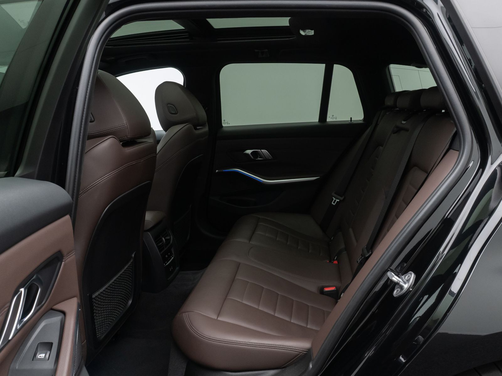 Fahrzeugabbildung BMW 330d M Sport DAB Kamera Leder ACC Alarm Pano 19"