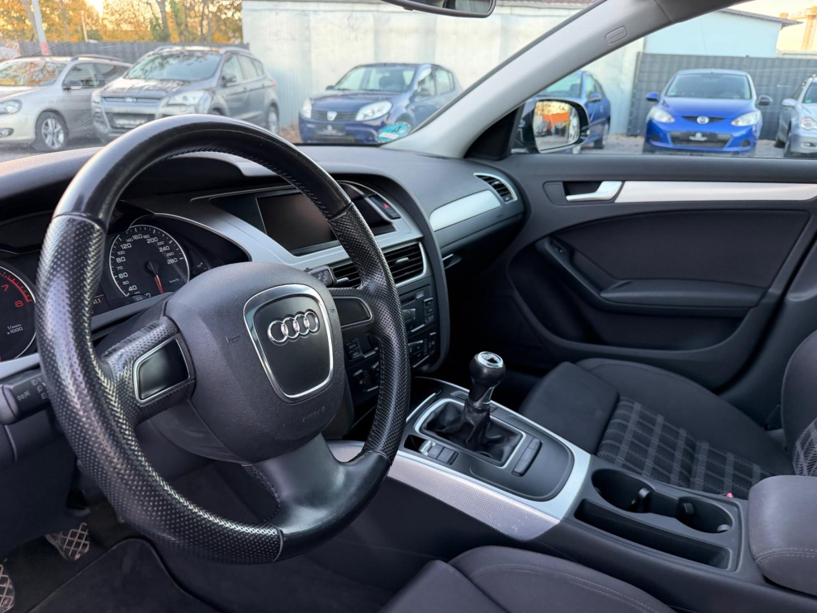 Audi A4 2009 — photo 32