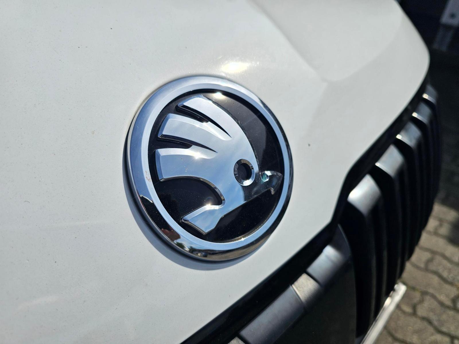 Skoda Karoq 1.5 TSI DSG Sportline+NAVI+ACC+eKLAPPE+AHK