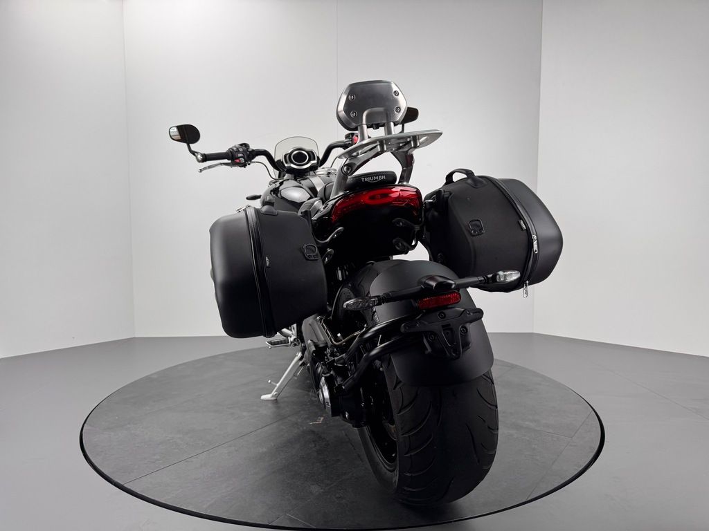 Fahrzeugabbildung Triumph ROCKET 3 R *TOP-ZUSTAND *REIFEN NEU *SERVICE NEU
