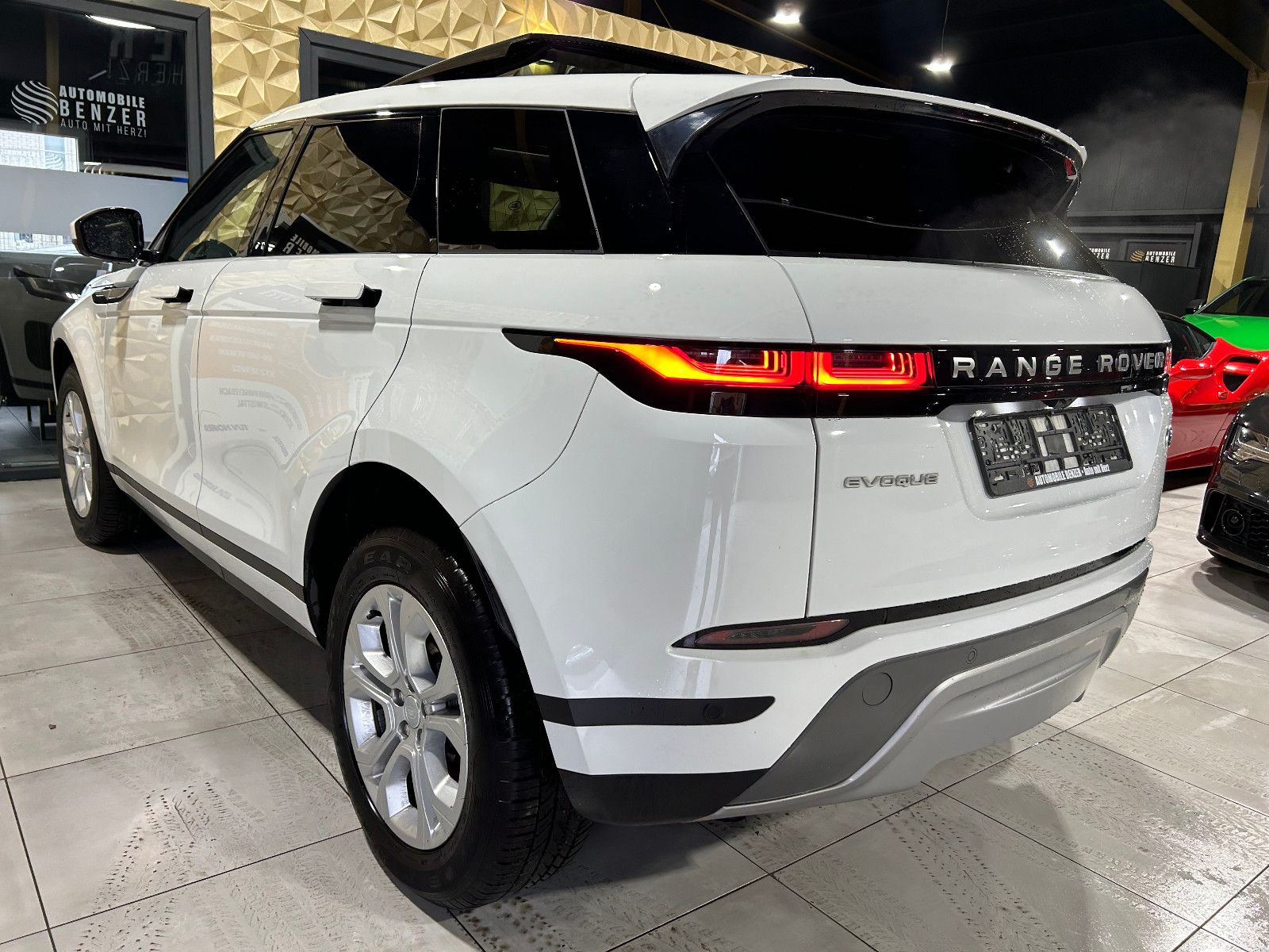 Fahrzeugabbildung Land Rover Range Rover Evoque Basis/PANO/APPLE/KAMERA/TEMPO