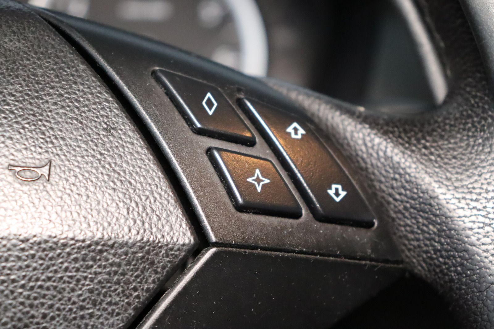 Fahrzeugabbildung BMW 520 i * Sitzhzg. * Tempomat