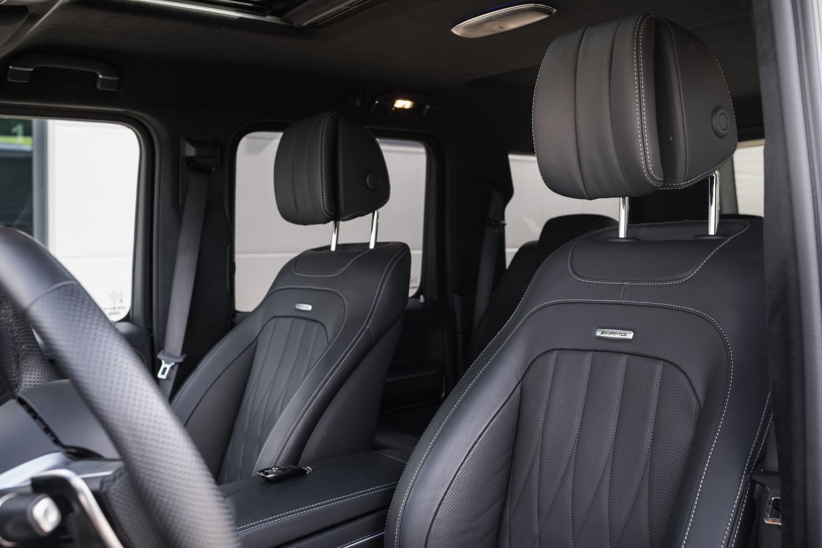 Fahrzeugabbildung Mercedes-Benz G 63 AMG-Perform.Paket-Superior-NightP.-Carbon