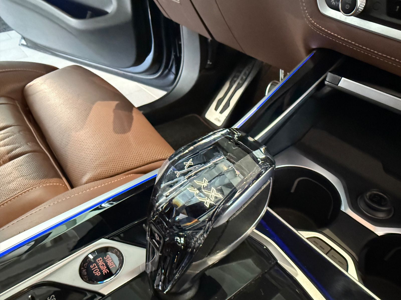 Fahrzeugabbildung BMW X5 xDrive40d M Sport*AHK*StandHz*SkyL*H/K*Laser*