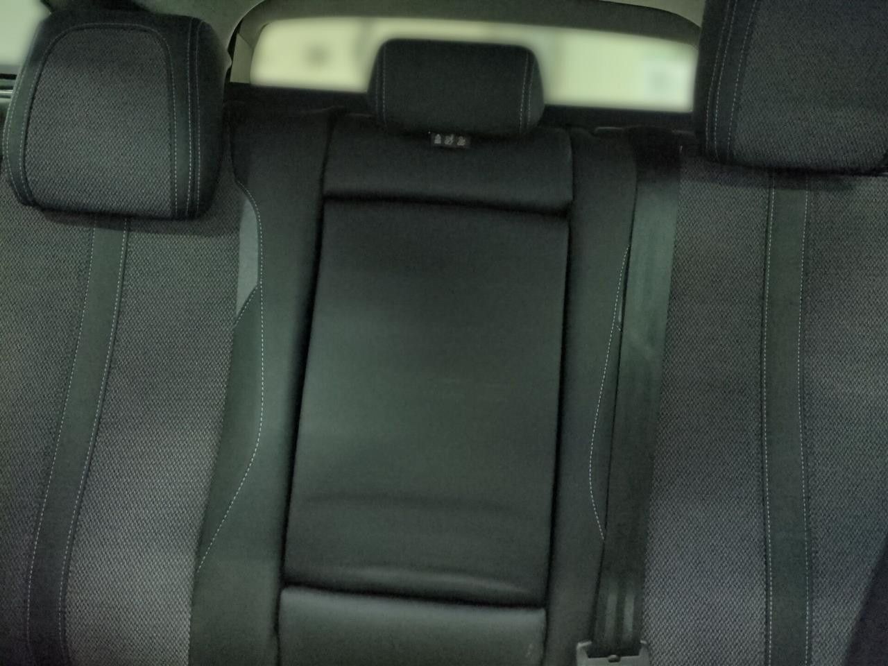 Fahrzeugabbildung Peugeot 308 SW Allure Blue HDI 130 eAT