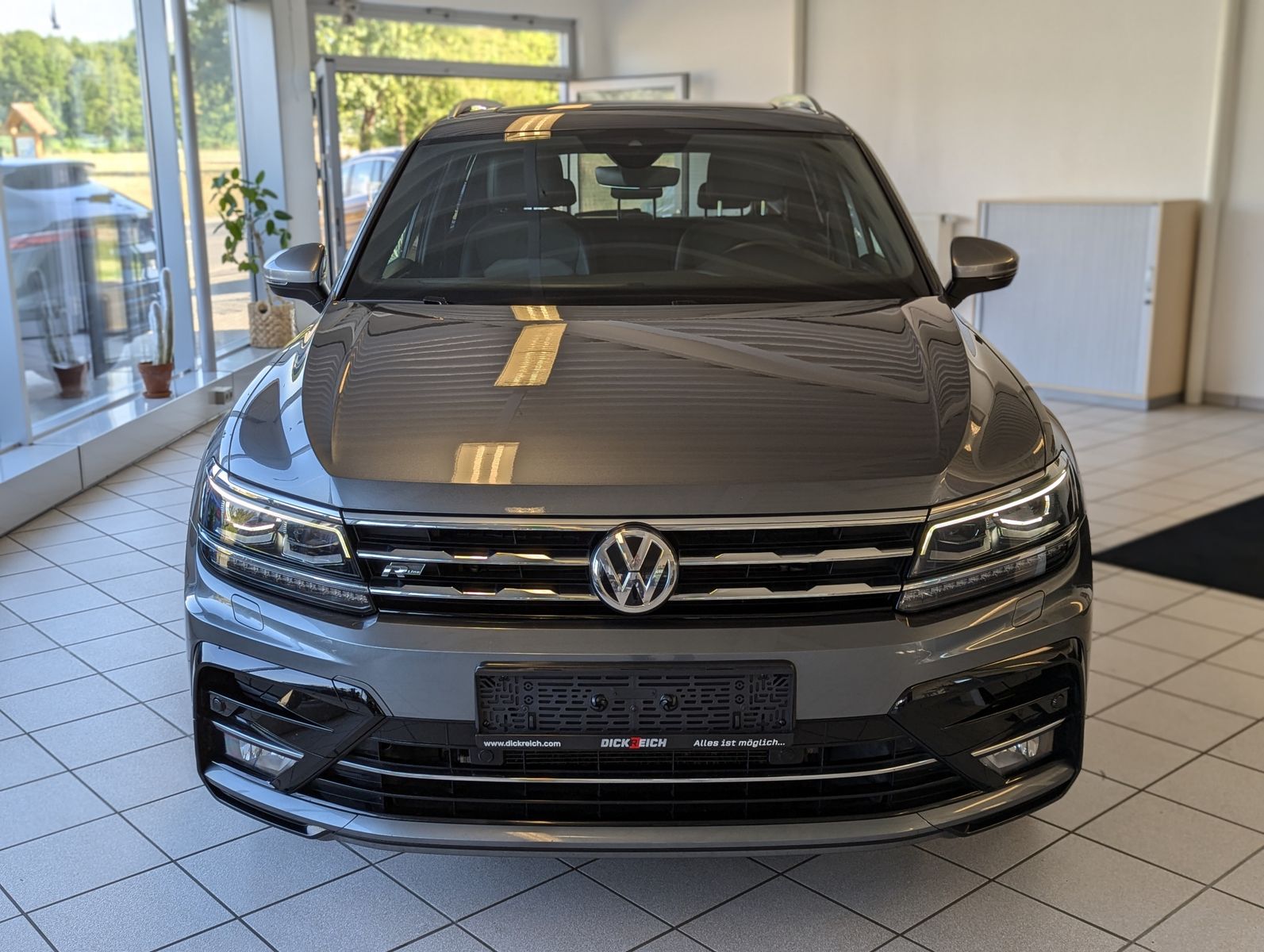 Fahrzeugabbildung Volkswagen Tiguan Allspace TDI DSG 4M 2x R-Line Pano 19 AHK