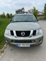 Nissan Pathfinder 2.5 dCi DPF 4WD 7 Sitzer 3t Zuglast - Nissan Pathfinder