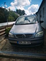 Opel Zafira - Opel Zafira aus 2005 mit Diesel-Antrieb