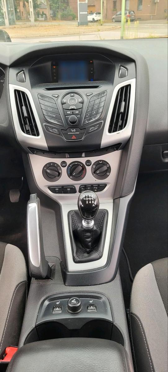 Ford Focus 2012 — photo 7