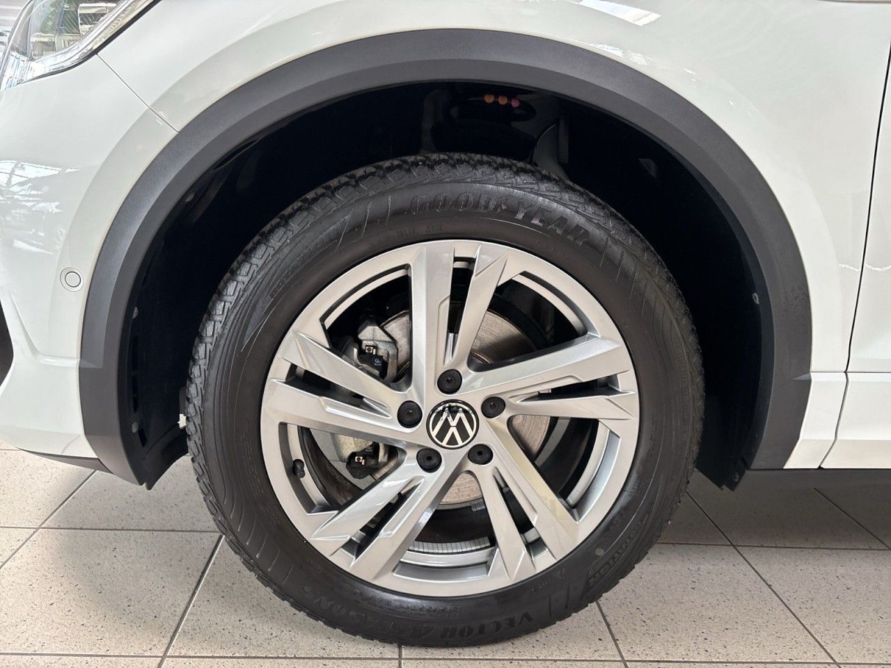 Volkswagen T-Roc 1.0 TSI R-Line BAA USB DAB EPH MAL SHZ RS foto 4