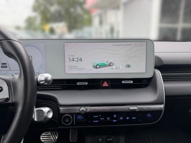 Fahrzeugabbildung Hyundai IONIQ 5 Uniq Elektro 4WD +LEDER+LED+KLIMA+PDC+UV