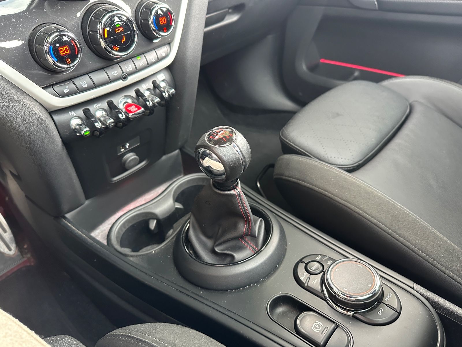 Fahrzeugabbildung MINI Cooper S Countryman H&K*PANO*LEDER*LED*AHK