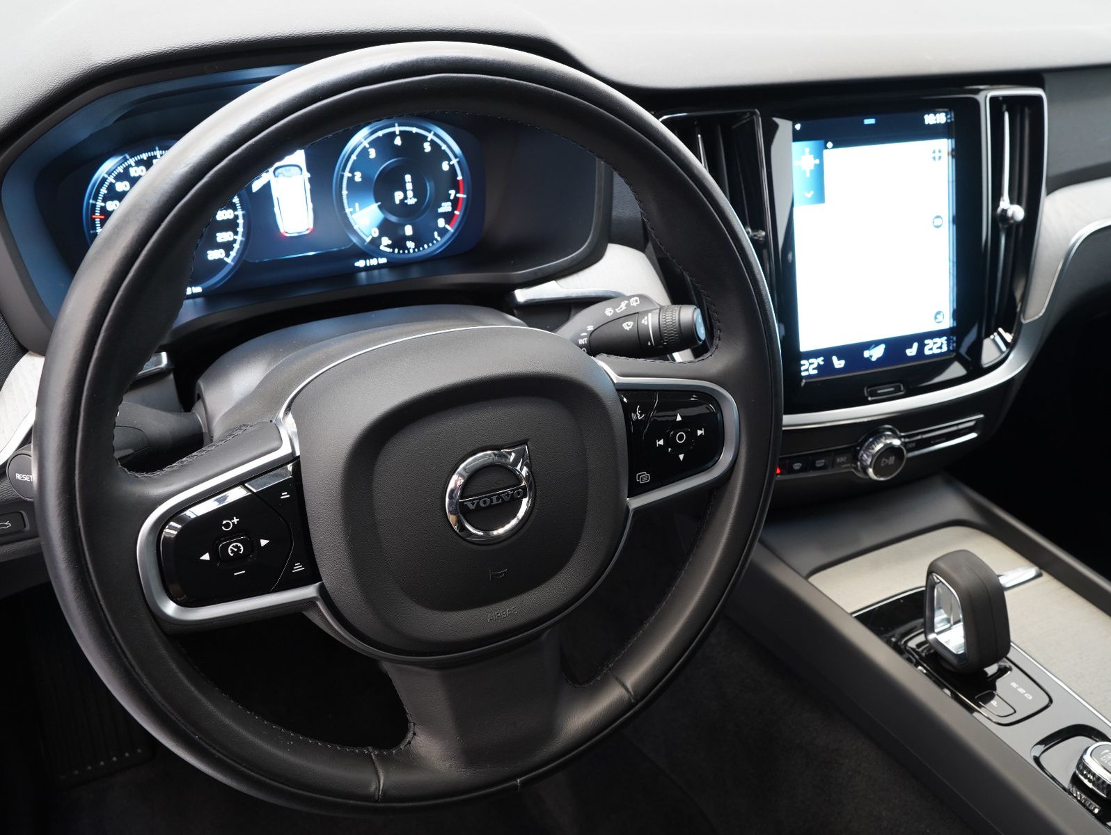 Volvo V60 Cross Country Pro B5 B AWD foto 6