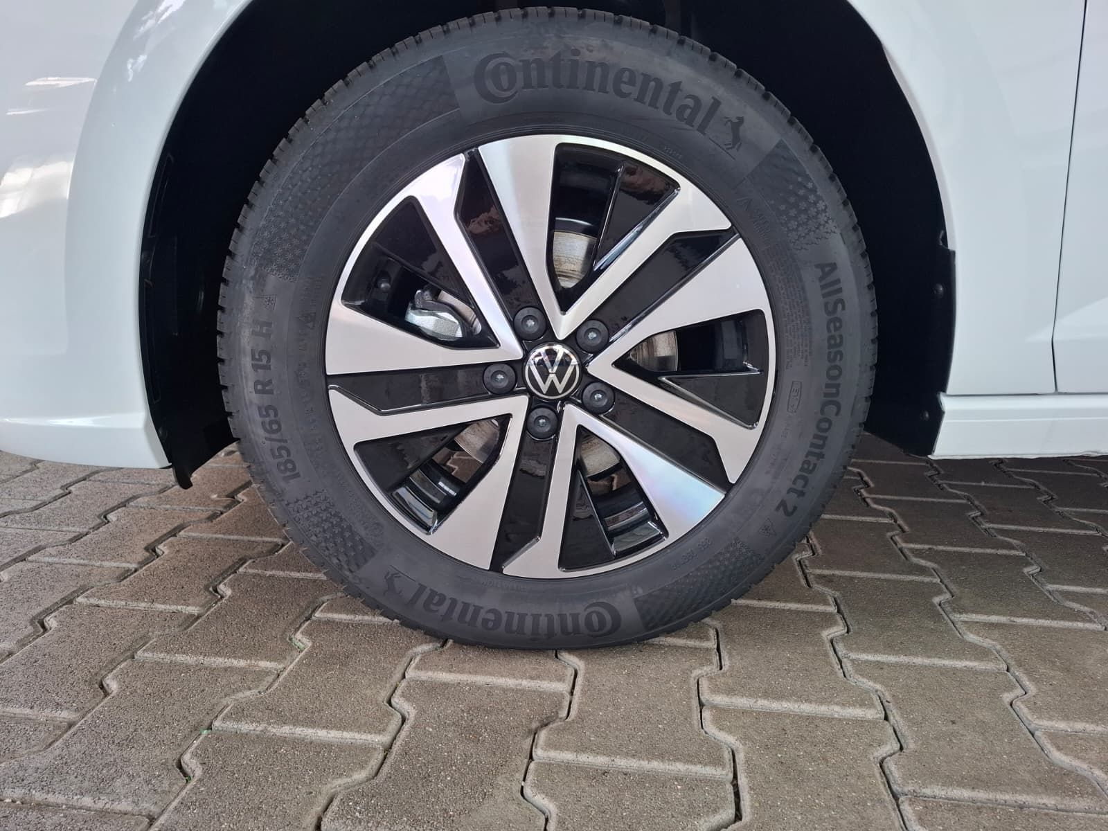 Fahrzeugabbildung Volkswagen Polo VI Energy 1.0 TSI +LED + ACC + TravelAssist