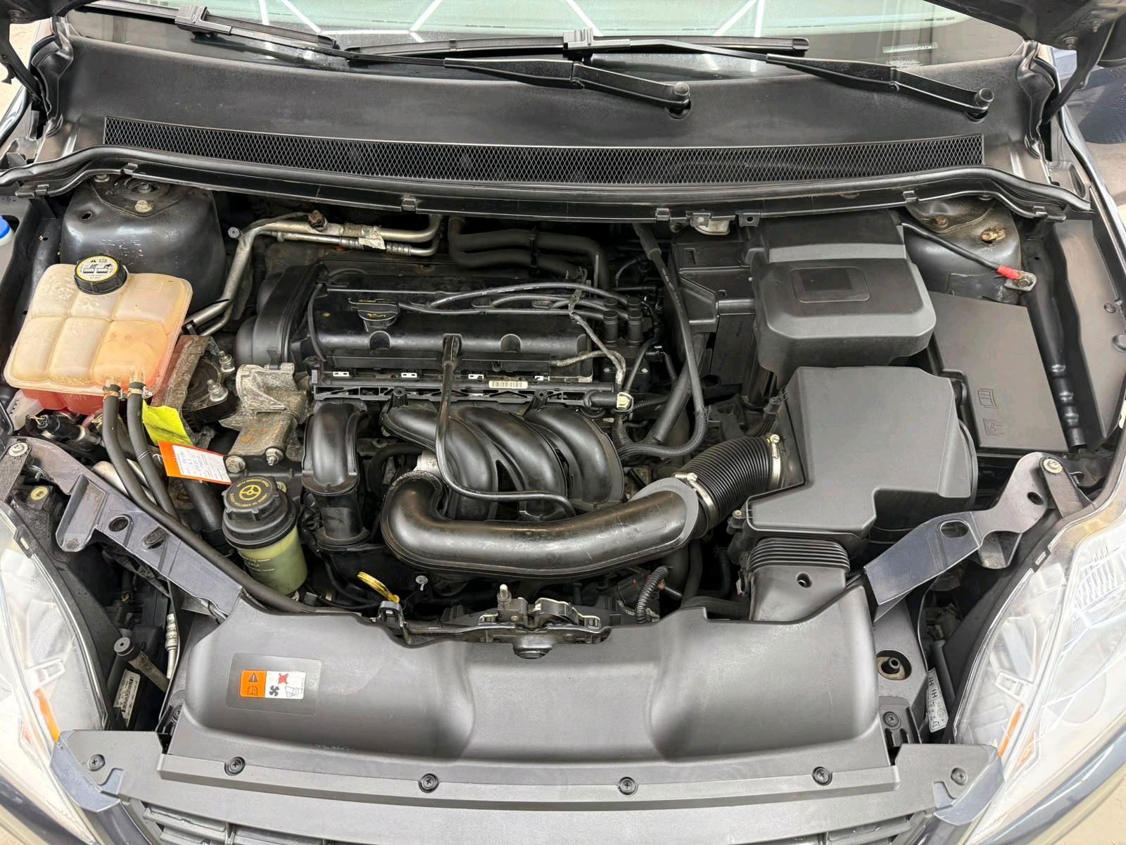 Ford Focus 2010 — photo 12