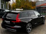 Volvo V60 Recharge T6 Plus Dark PANO|19"|360°|LED|H&K| - Volvo V60: Schwarz