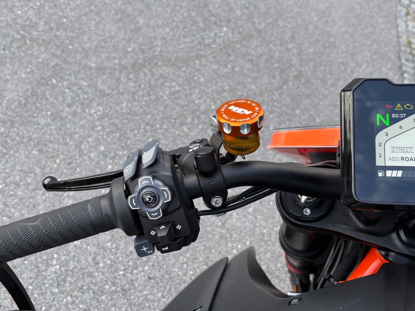 Fahrzeugabbildung KTM 1290 Super Duke R Tech Pack, Mivv ESD, Koffer
