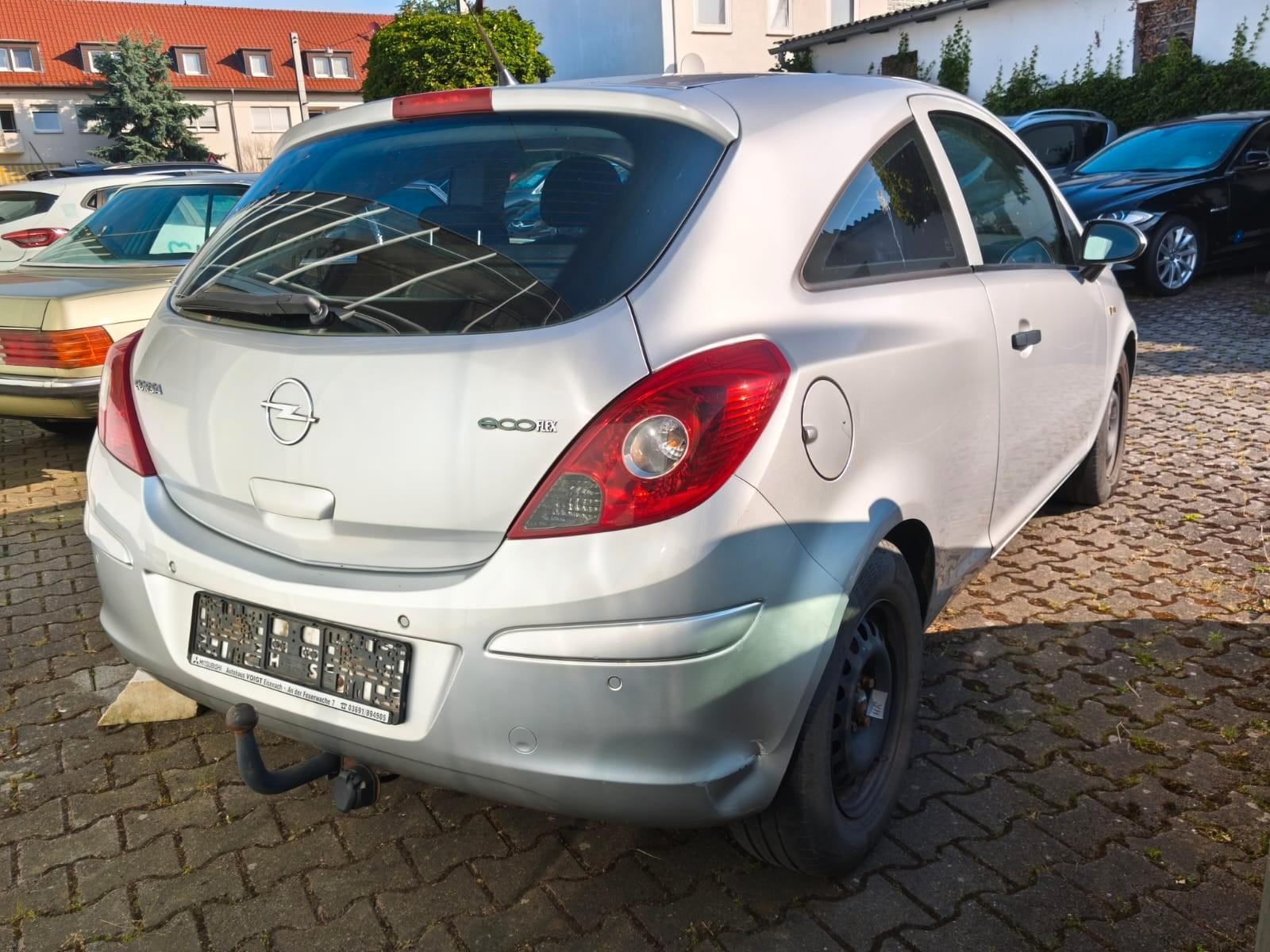 Opel Corsa D 1.2 Selection *AHK*PDC