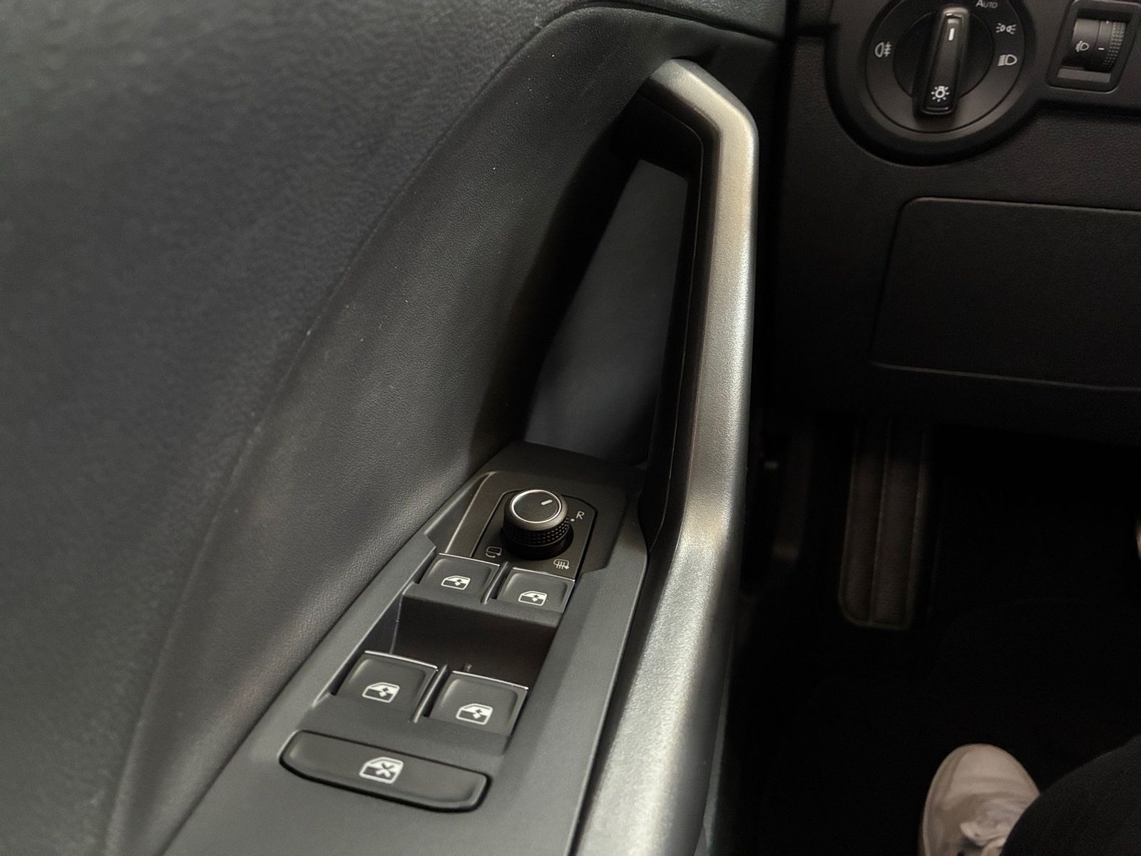 Fahrzeugabbildung Volkswagen T-Cross 1.0 TSI 85 kW Energy AHK,Kamera,LED,Navi