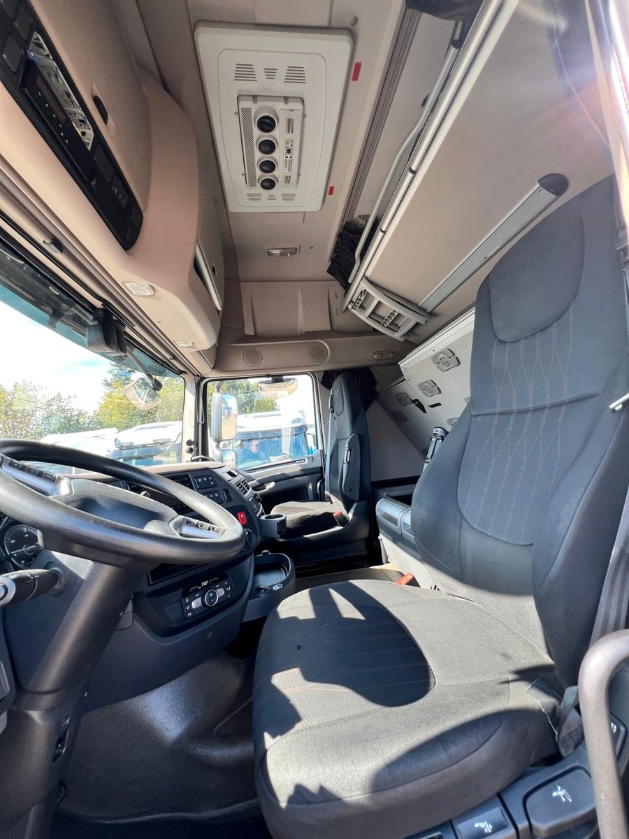 Fahrzeugabbildung DAF 2 Stück XF 530 FT mit Intarder