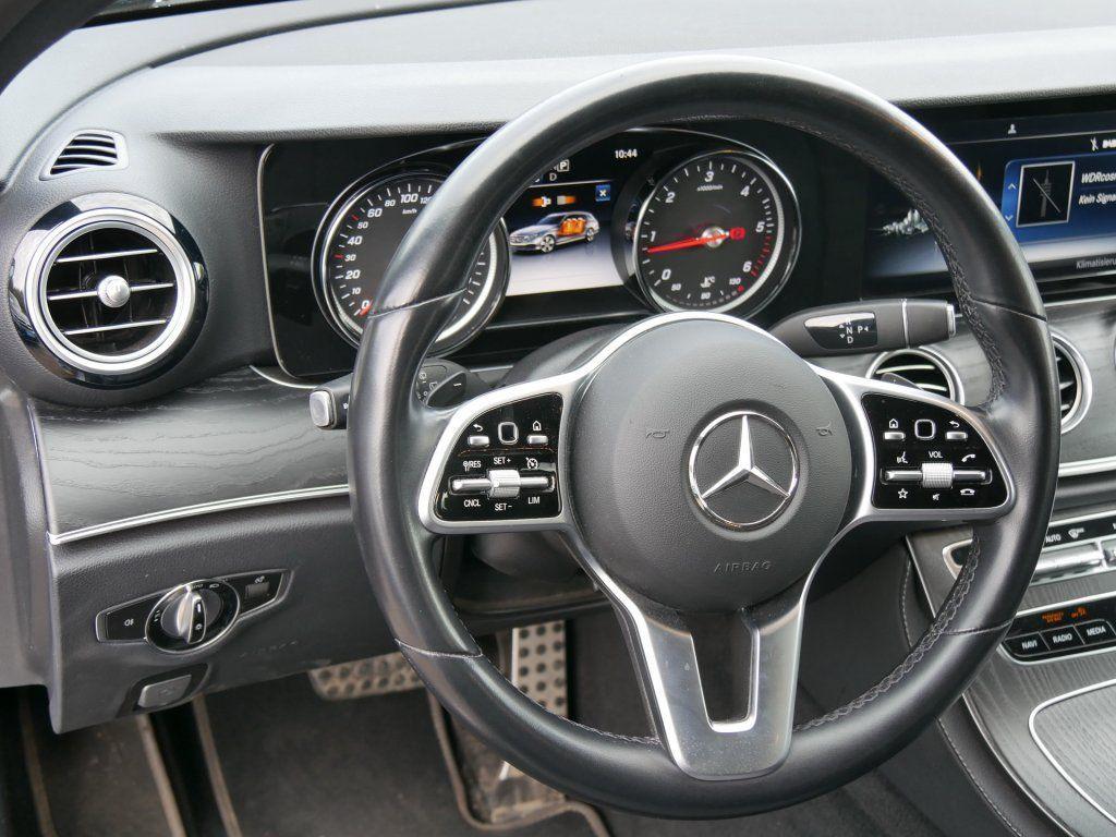 Mercedes-Benz E 300 d Sport Style Automatik  Navi LED AHK CAM 
