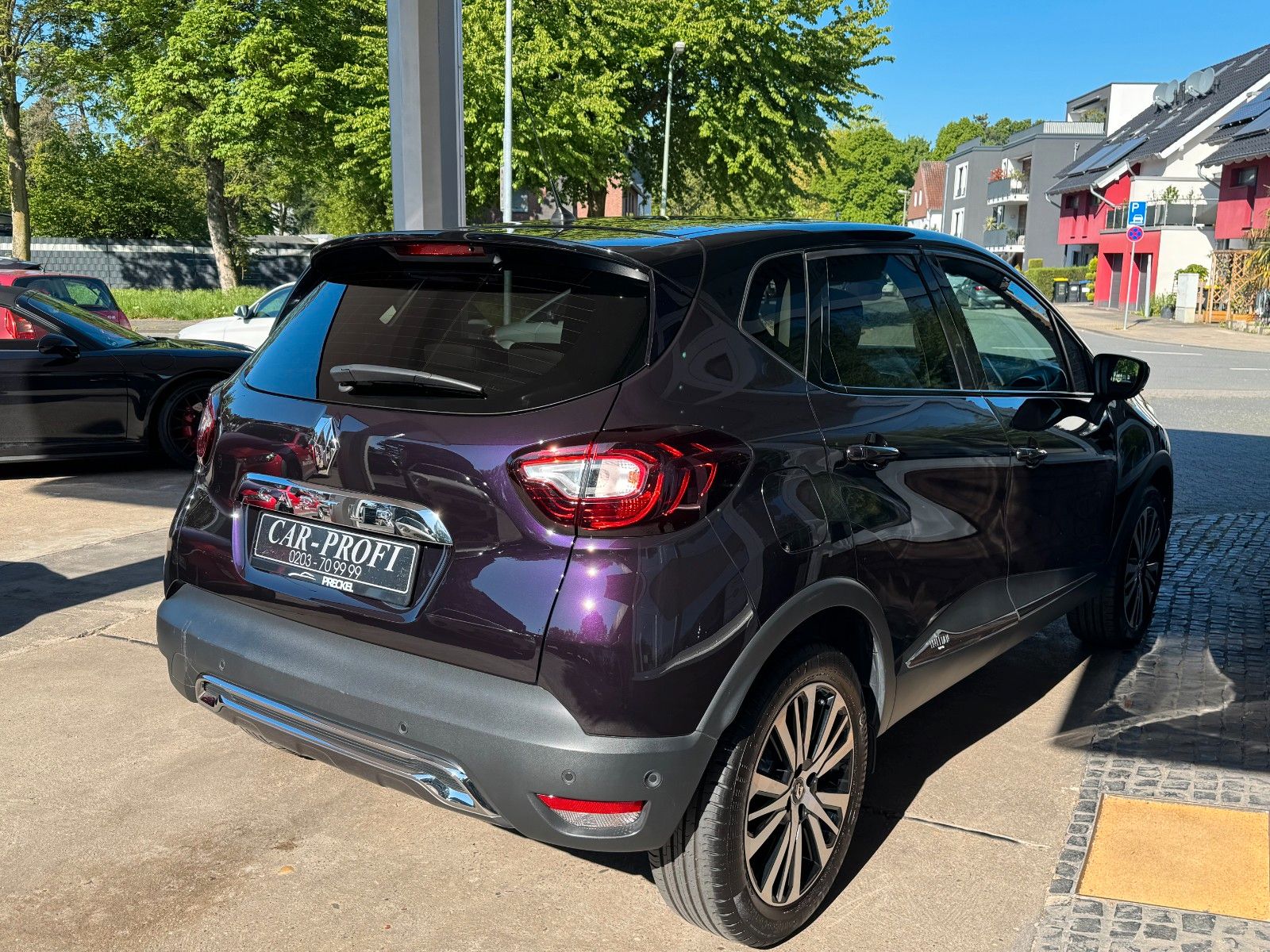 Fahrzeugabbildung Renault Captur Initiale Paris Navi/Leder/Kamera/21Tkm
