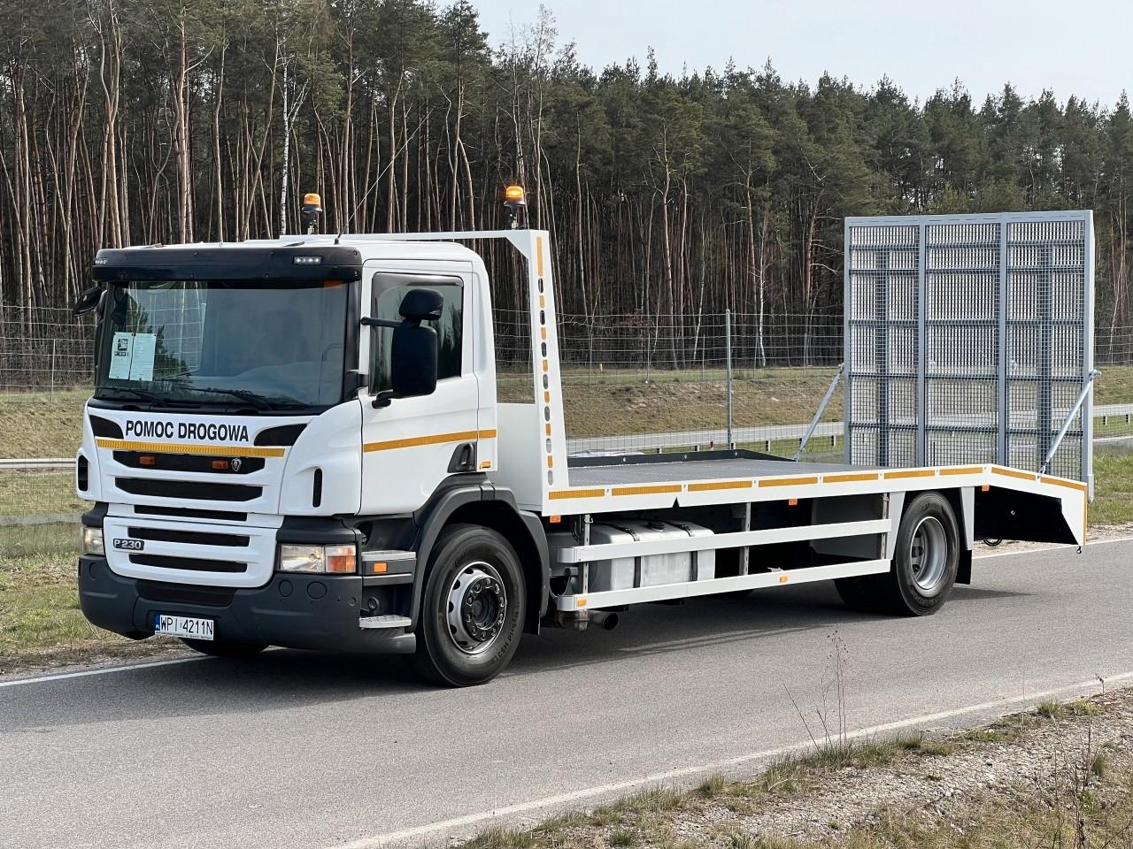 Scania P 230 MASCHINEN TRANSPORTE , HYDRAULIK KLAPE