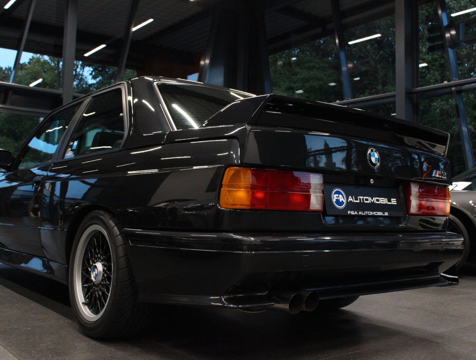 Fahrzeugabbildung BMW M3 2.3 S14 Carbon-Airbox+H-Kennz.+16" BBS