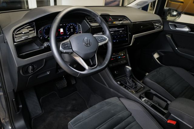 Volkswagen Touran 1.5TSI DSG Highline AHK Pano StdHz Keyles