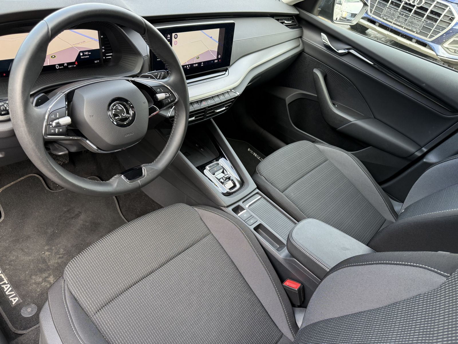 Fahrzeugabbildung SKODA Octavia Combi 2.0 TDI DSG Ambition NAV+LED+KESSY
