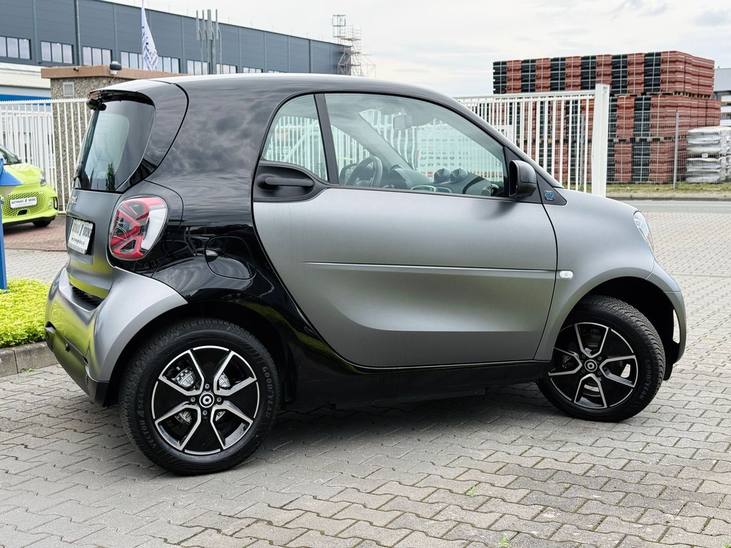 Fahrzeugabbildung Smart forTwo EQ EXCLUSIVE, Winter, LED, PTS, RFK, Pano