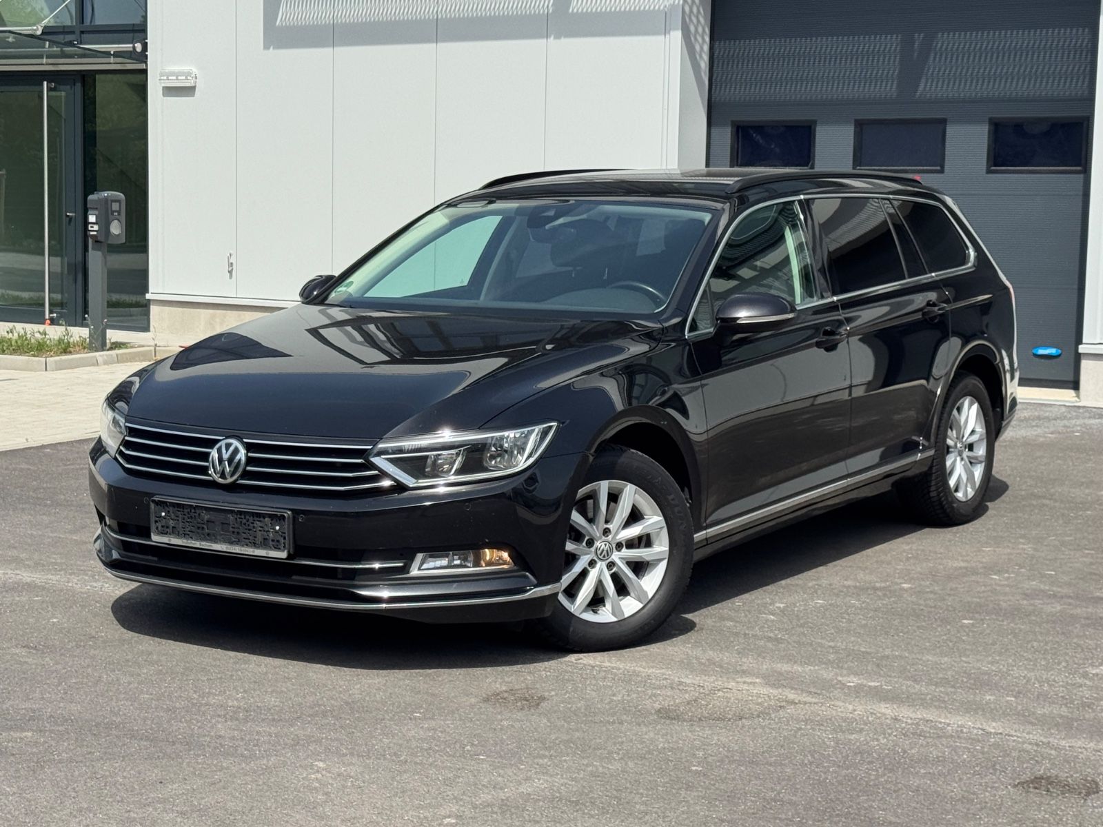 VW Passat 2.0 TDI 140kW DSG Navi SHZ Klima ACC 